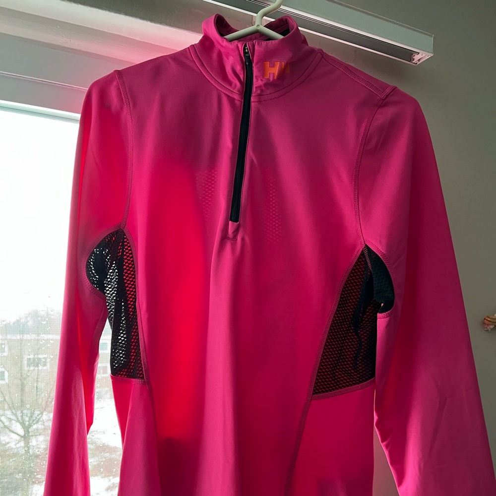 NWOT Helly Hansen womens tech longsleeve with mesh pink size small